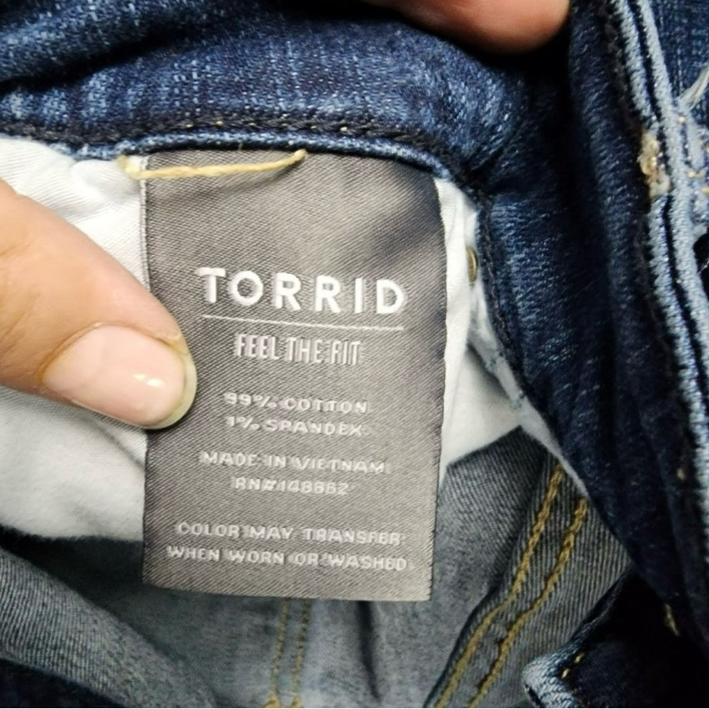 Torrid Jeans Womens 12 Petite Dark Wash Stretch Mid Rise Shaping Skinny - Picture 11 of 14